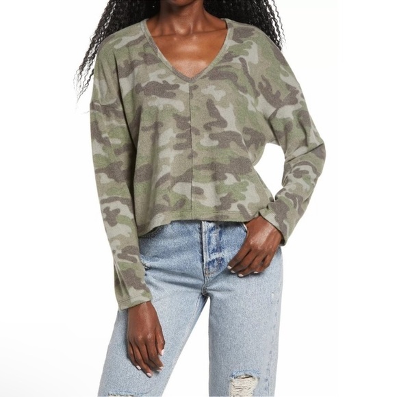 NEW La La Land XS Camo V Neck Fleece Long Sleeve Crop Top Buttery Soft Y2K - Picture 1 of 9